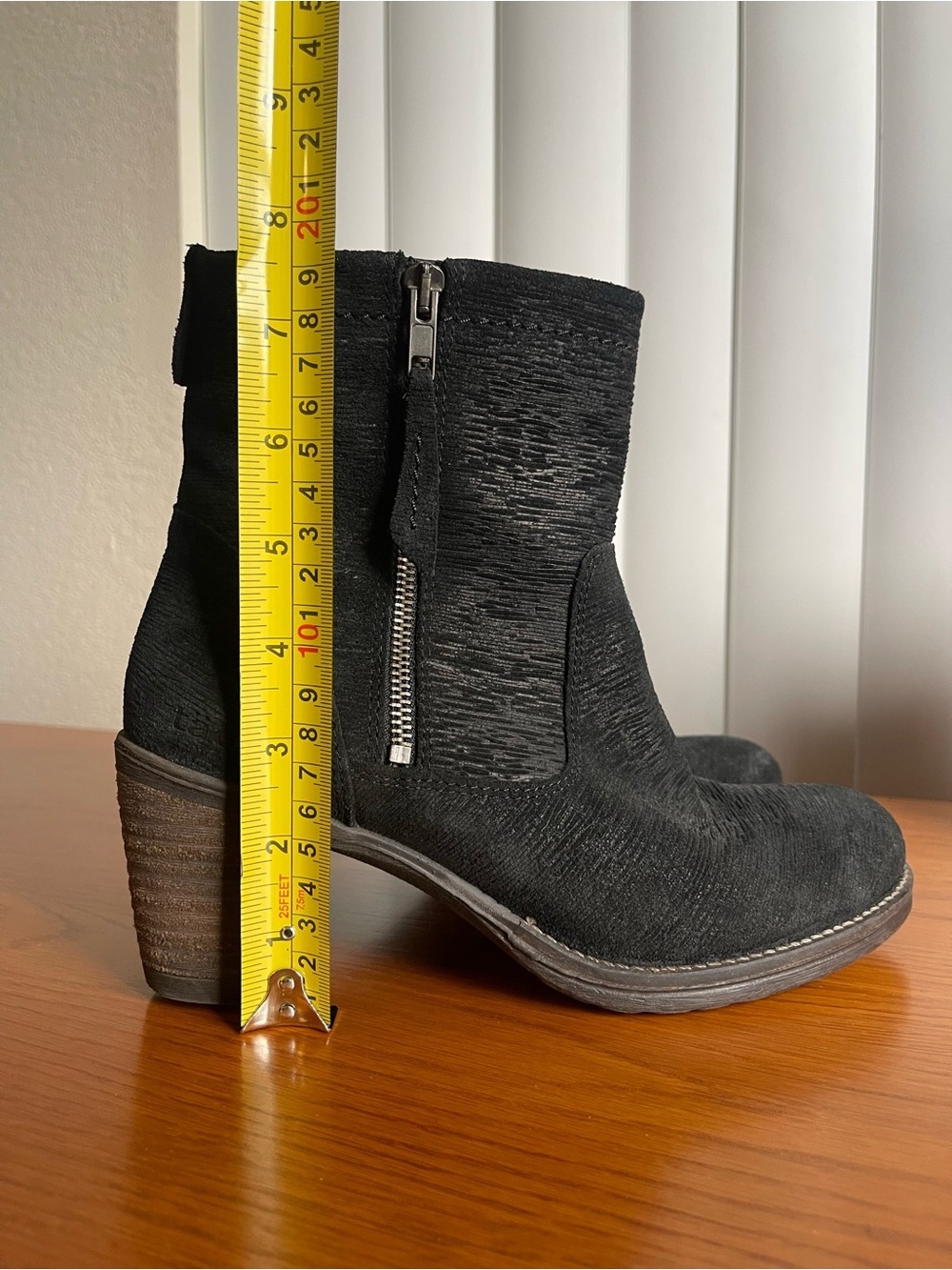 Taos Shaka 2 Ankle Boots Black Size 6-6.5 - Picture 5 of 12